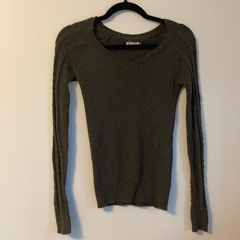 SO V-neck Sweater